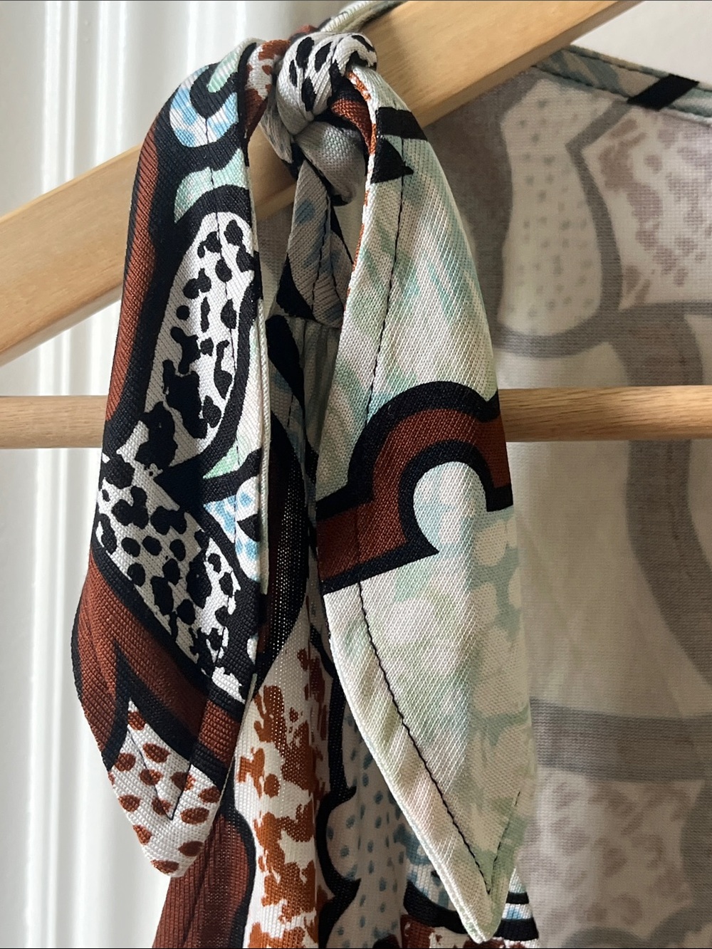Diane Von Furstenberg Silk Dress. DVF Tyler Silk Wrap Dress. - Picture 4 of 9